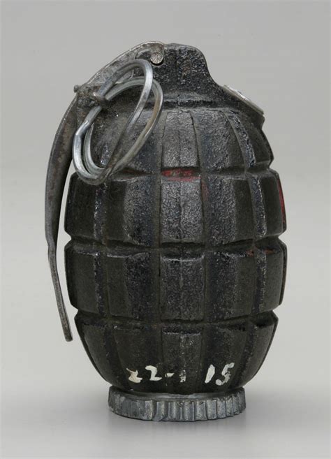 Pièces d'artillerie et grenades - Grenade à main MK. I n o 5 | Le ...