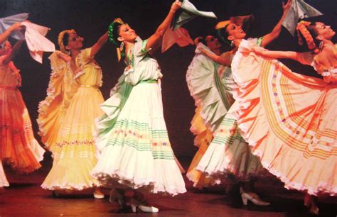 Ballet Folklórico de México Ballet Folklorico, Traditional Mexican ...