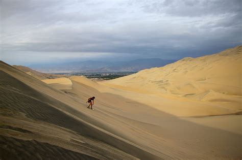 How to Go Sand Dune Surfing In Peru, Huacachina [WITH VIDEO!]