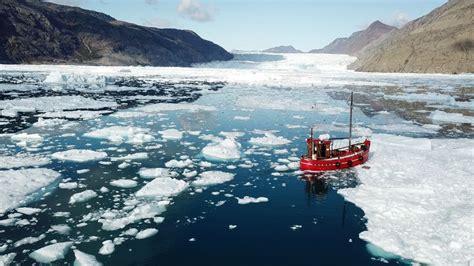 Climate change: UN panel signals red alert on 'Blue Planet' - BBC News