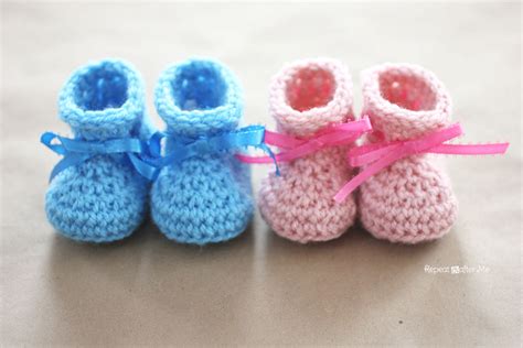 Crochet Newborn Baby Booties Pattern | Repeat Crafter Me | Bloglovin’