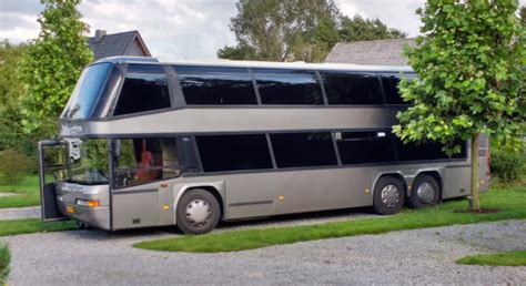 Guy turns a double decker bus into a two-story RV / Boing Boing