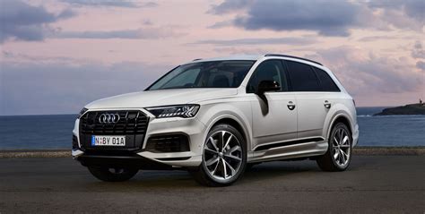 White Q7 Audi 2024 Quattro Premium Plus - Lynda Annecorinne