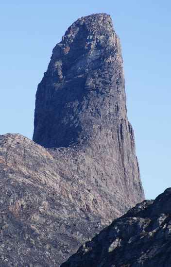 Devil's Thumb (Greenland) Mountain Information