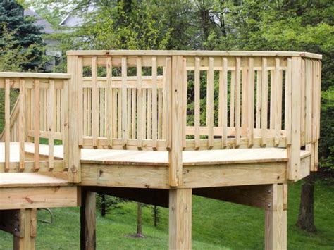 Deck Railings: Ideas and Options | HGTV