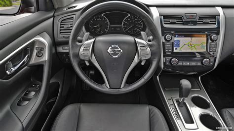 2013 Nissan Altima - Interior | Caricos