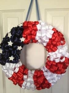 Easy_-Patriotic-_Wreaths-_for_-Labor_-Day-_Holiday_-_02 | family holiday