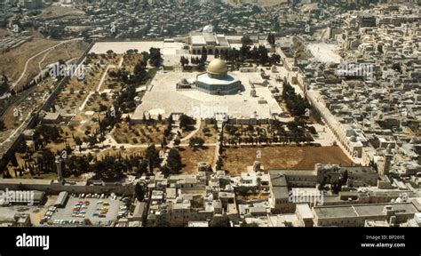 1324. JERUSALEM, THE TEMPLE MOUNT, AERIAL VIEW FROM THE NORTH Stock ...