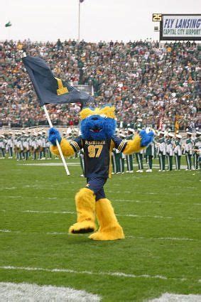 Mascot for the Michigan Wolverines. | College basketball teams ...