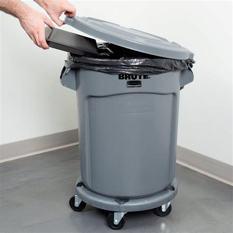 Rubbermaid BRUTE 20 Gallon Gray Trash Can, Lid, and Dolly Kit