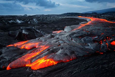 Surface lava flow at Hawaii Volcanoes National Park, Hawaii [OC ...