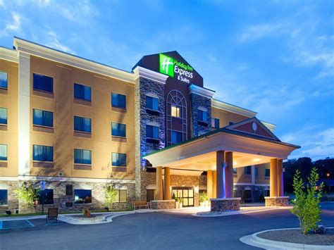 Holiday Inn Express & Suites Mount Airy Hotel by IHG