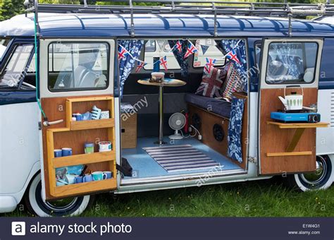 Download this stock image: VW Split Screen Volkswagen camper van ...