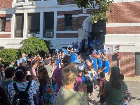 Final Day Of School Ever At Swampscott's Hadley Elementary: Photos ...