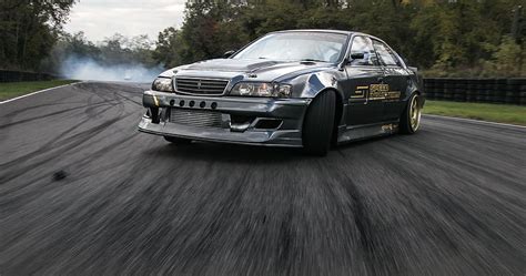 Toyota Chaser JZX100 Is a VIP Drift Machine, Can Easily Obliterate ...