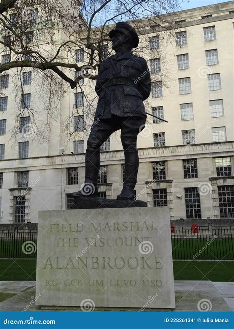 A sculpture in London editorial photo. Image of london - 228261341