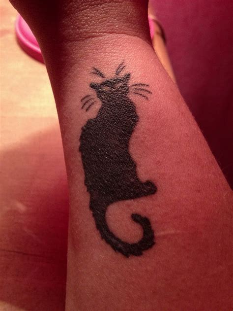 Le chat noir-black cat tattoo. Would like it better if it were just the ...