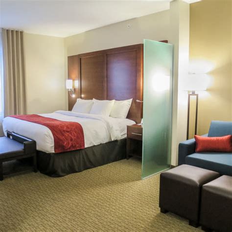 Hotels Regina: Comfort Suites Regina by Choice Hotels - Regina's All ...