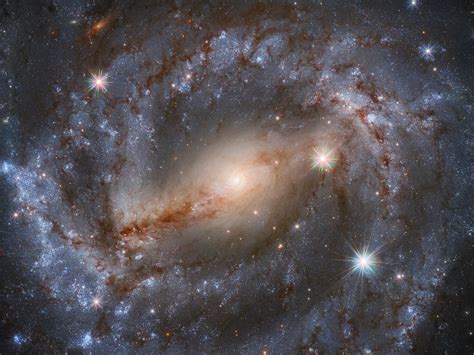 Hubble Captures Galactic Glamour Shot | NASA