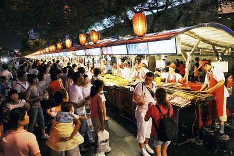 Beijing's oldest night market to close- China.org.cn