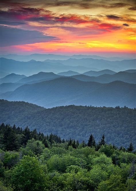 Blue Ridge Mountains VA | Hiking, Biking & Foliage