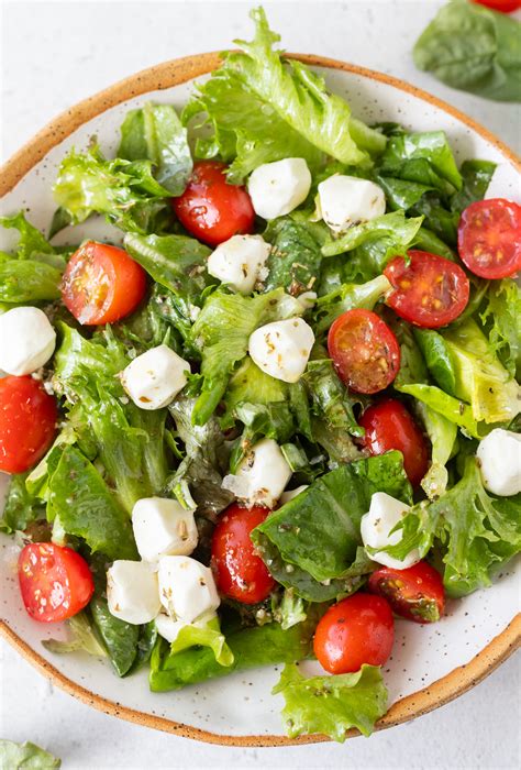 TOMATO BASIL & MOZZARELLA SALAD + WonkyWonderful