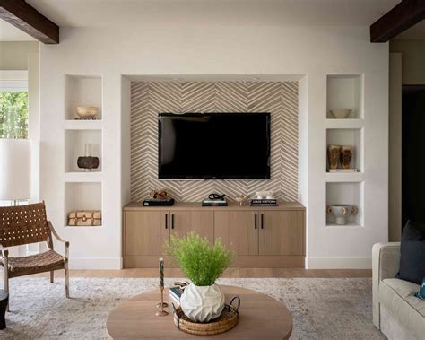 21 Small Living Rooms With TVs That Actually Look Good - TrendRadars