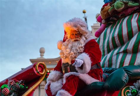 25 Christmas Parade Themes That Capture the Magic of the Season ...