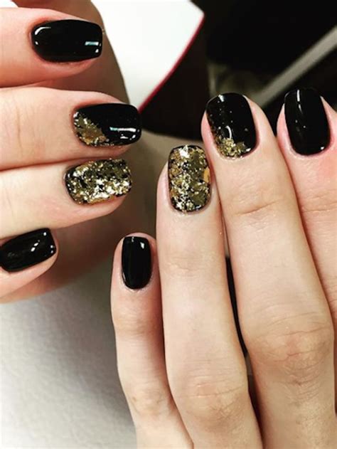 These 46 Elegant Manicures Prove Black and Gold Are Always in Season ...