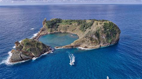 SNORKELING IN "VILA FRANCA DO CAMPO" ISLÊT - Azores Epic Adventures