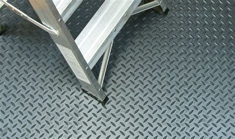 How is Rubber Flooring Installed? – Rubber Flooring Blog