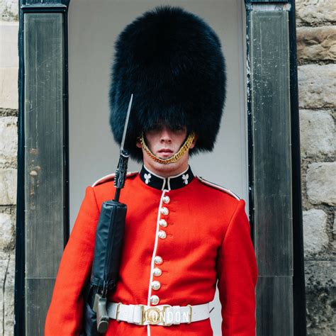 The guards at Buckingham Palace and St James Palace are on duty for 24 ...