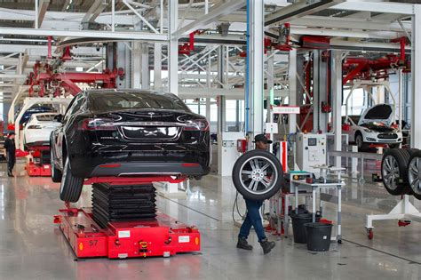 Check Out Tesla's Hot New European Factory - Bloomberg