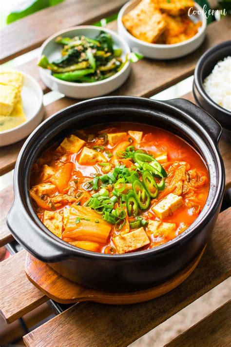 Easy Kimchi Jjigae (Kimchi Stew) | Cookerru