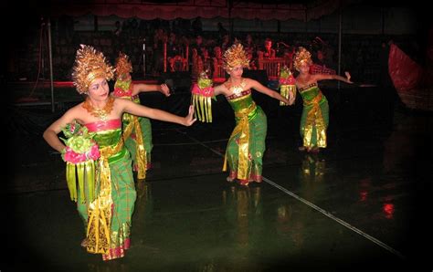 Tari Pendet (Pendet Dance) | INDONESIAN CULTURES, FOOD AND TOURISM