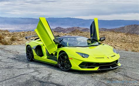 Lamborghini Aventador SVJ Roadster First Drive: Era-defining - SlashGear