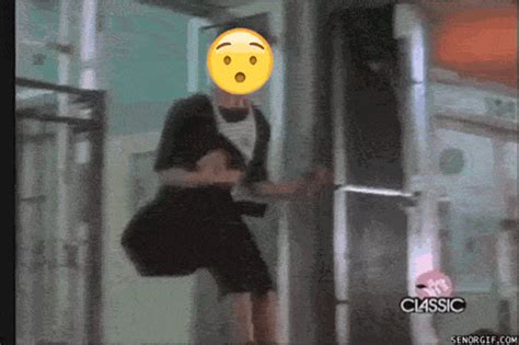 5 Dancing Emojis to Celebrate World Emoji Day - Señor GIF - Funny gifs