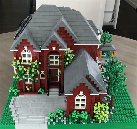 This Woman Creates Custom LEGO Houses of Real Homes