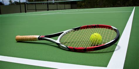 How to Choose a New Tennis Racquet - Golden Ocala