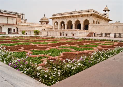 Agra Fort - One of the Top Attractions in Agra, India - Yatra.com