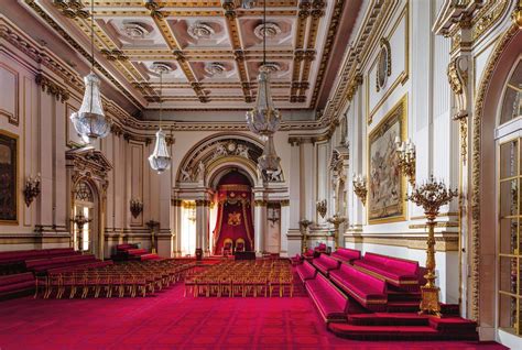 Get a Rare Glimpse of the Royal Family’s Private Rooms at Buckingham ...