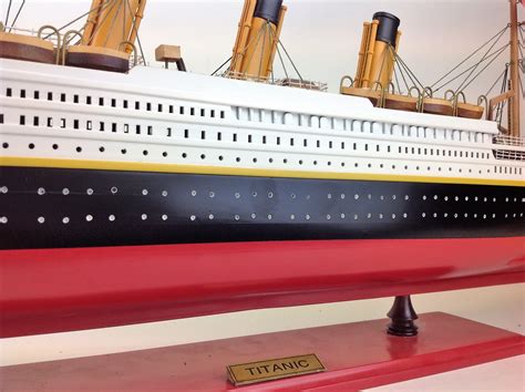 RMS TITANIC painted scale model – On The Square Emporium