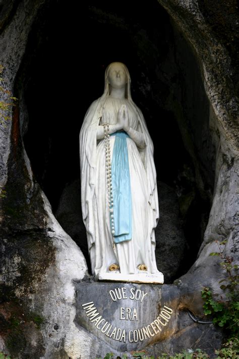 File:Our Lady of Lourdes - Grotto of Lourdes - Lourdes 2014 (2).JPG ...