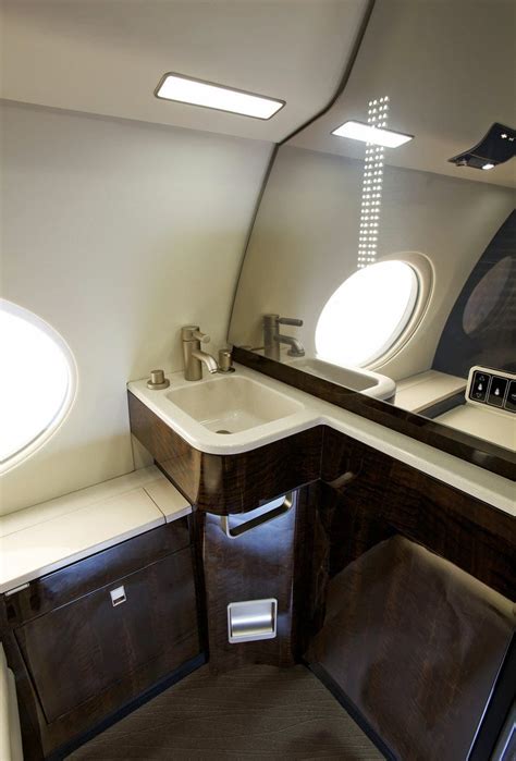 Inside Rupert Murdoch's luxurious private jet - Business Insider