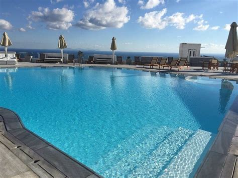 Santorini Palace Hotel - TGW Travel Group