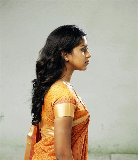 Amala Paul: Deiva Thirumagal Photoshot hd images