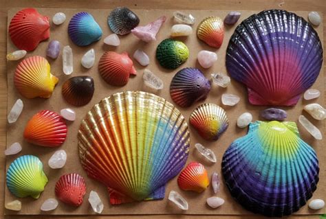 20 Painted Sea Shell Designs | Seashell painting, Seashell crafts, Sea ...