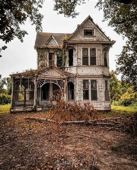 Pin on Lost Memories | Abandoned farm houses, Old abandoned buildings ...