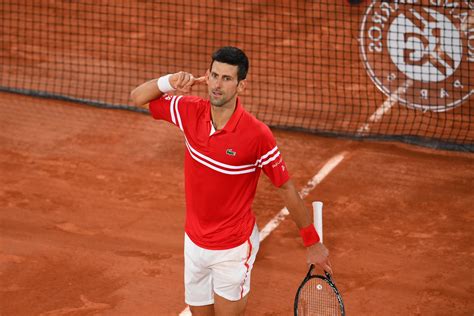 Djokovic joga demais, bate Nadal em Roland Garros e vai à decisão ...