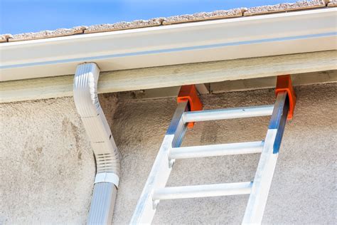 Why you should opt for a seamless gutter system